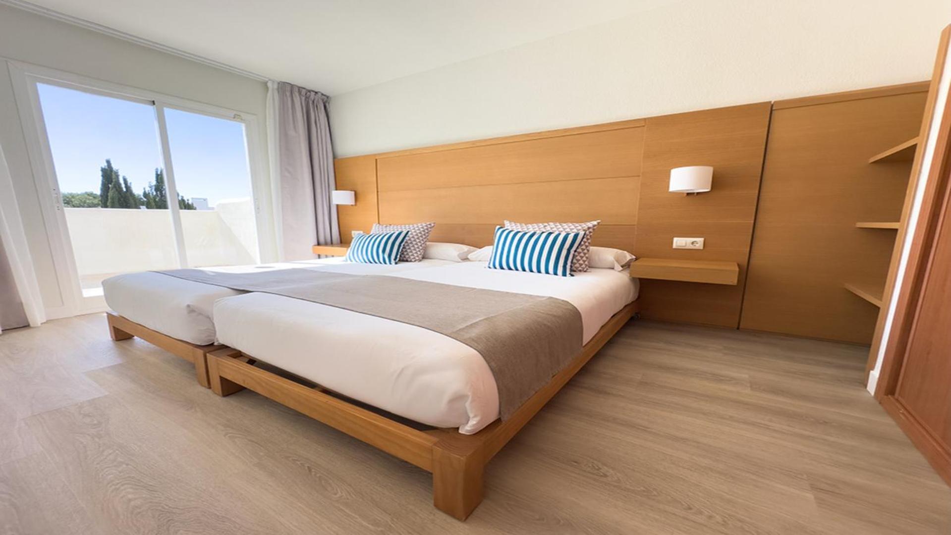 Bluesea Club Martha'S Aparthotel Cala d'Or  Bagian luar foto